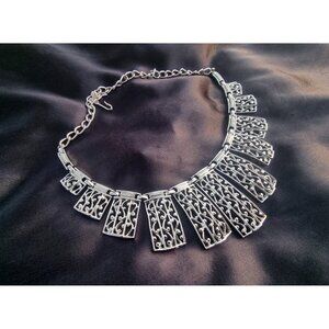 Vintage 1970s-1980s SARAH COVENTRY Silver Tone Bib Necklace Lady Of Spain